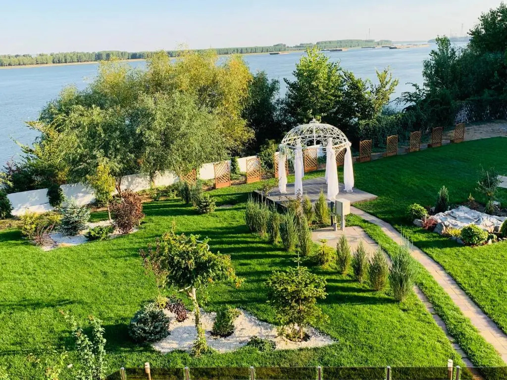 Standard Double room with garden view (full double bed)