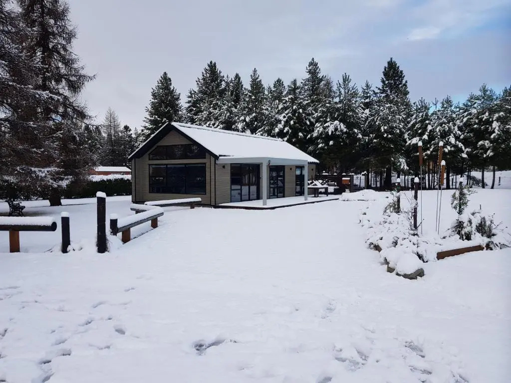 2 Bedrooms Cottage