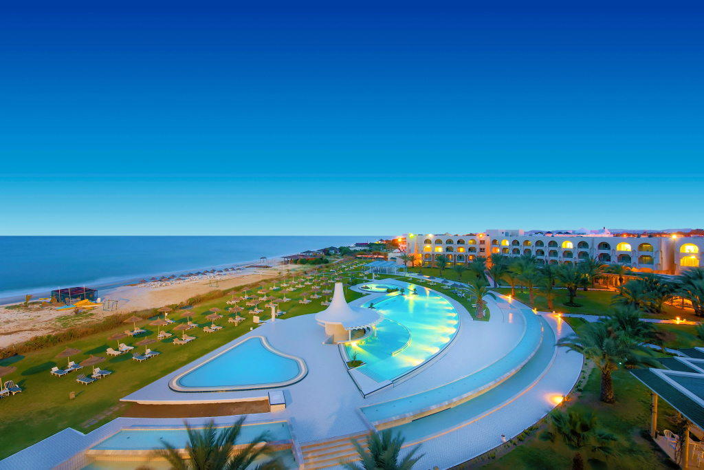 Beach & Waterfront
