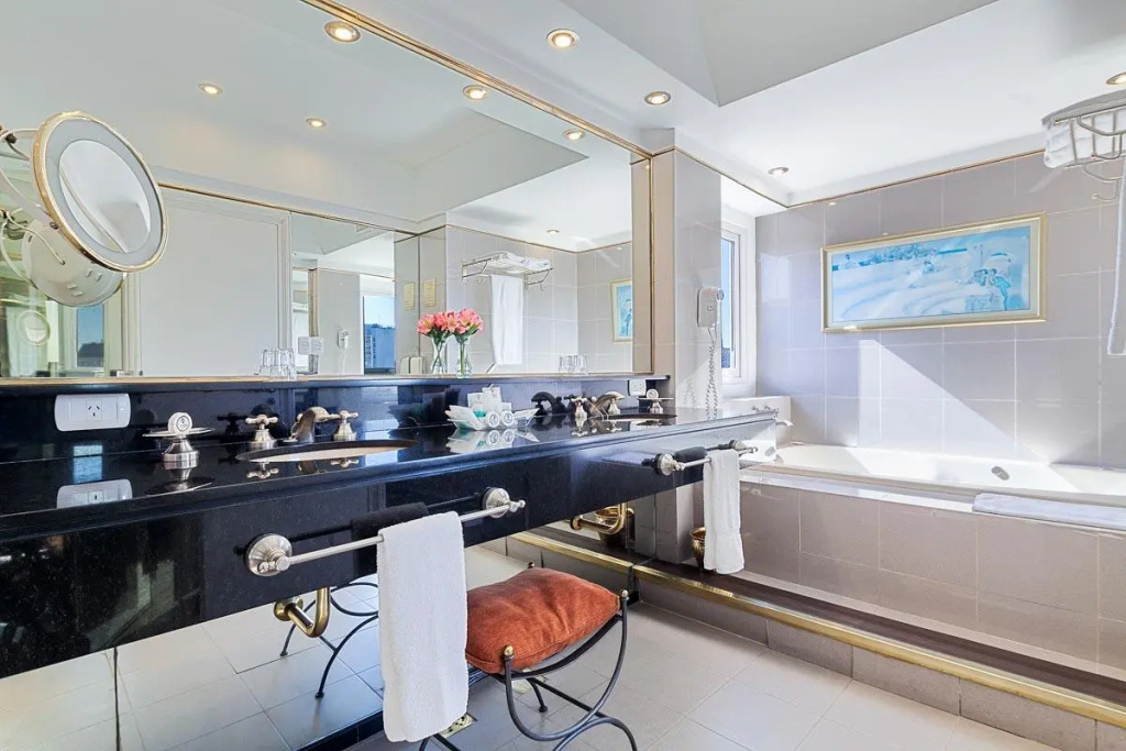 Superior Double room (full double bed)