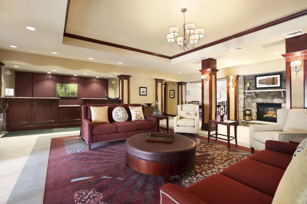 Lobby & Reception