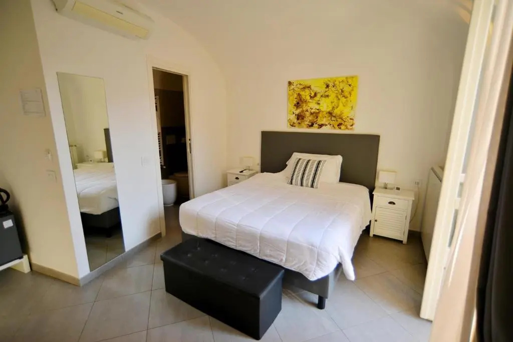 Standard Double room with balcony (full double bed)