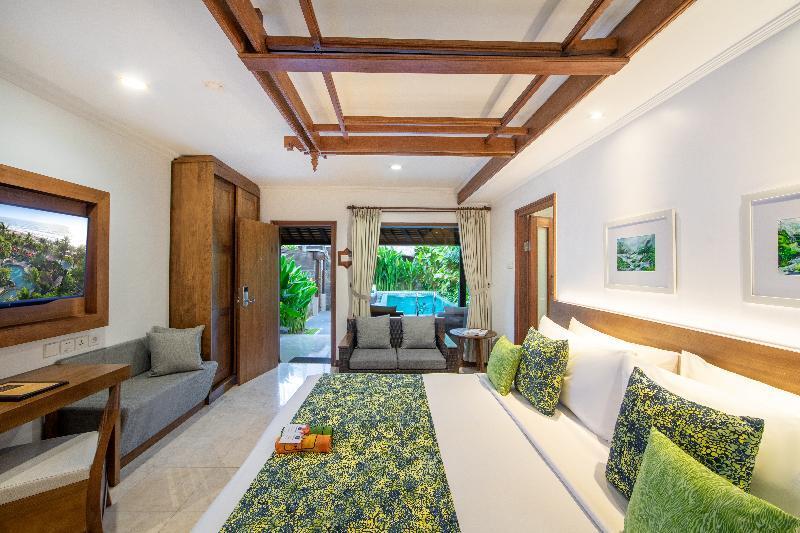 Legian Beach Hotel