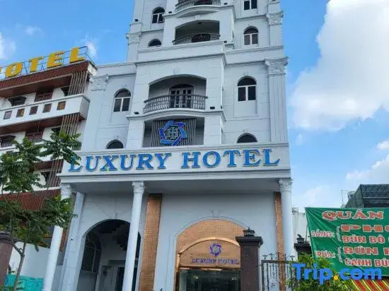 LUXURY Hotel Pham Van Dong