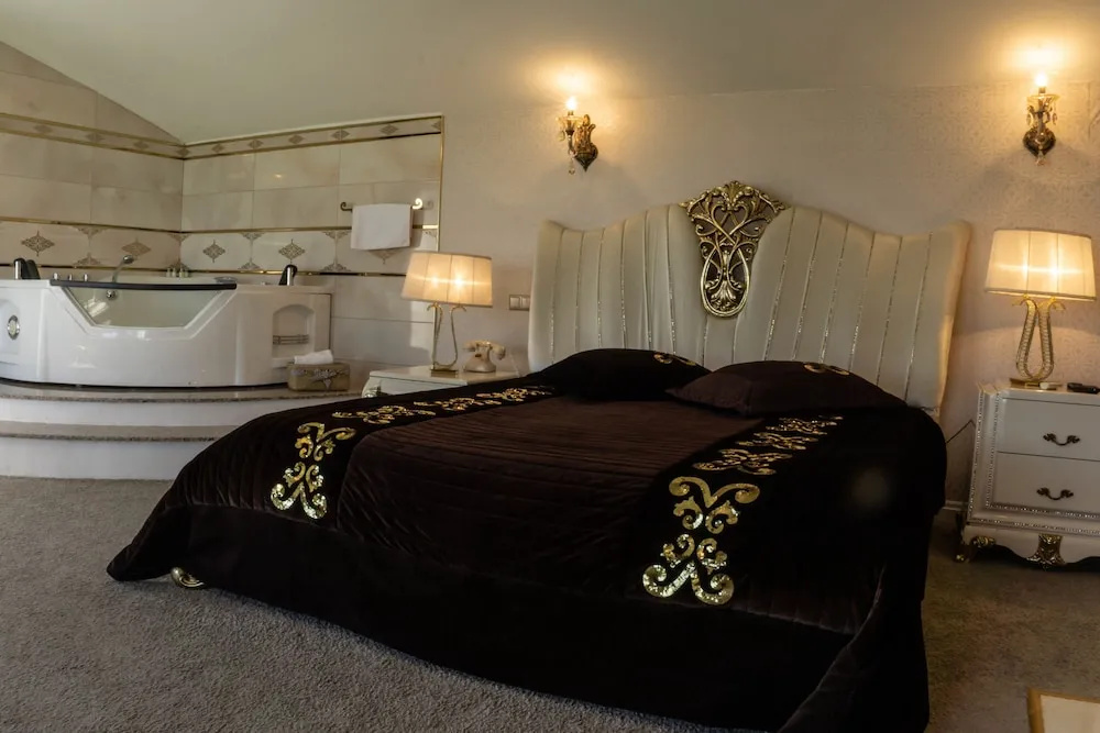 Royal room