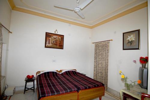 Hotel Jaswant Bhawan by null