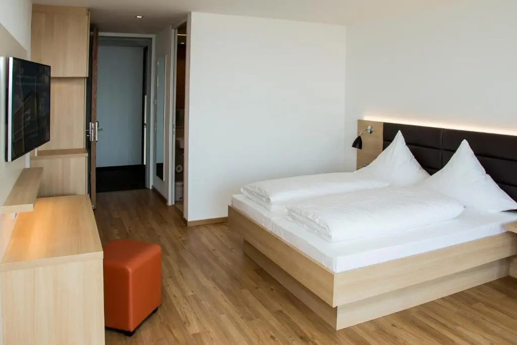 Standard Double room with balcony (full double bed)