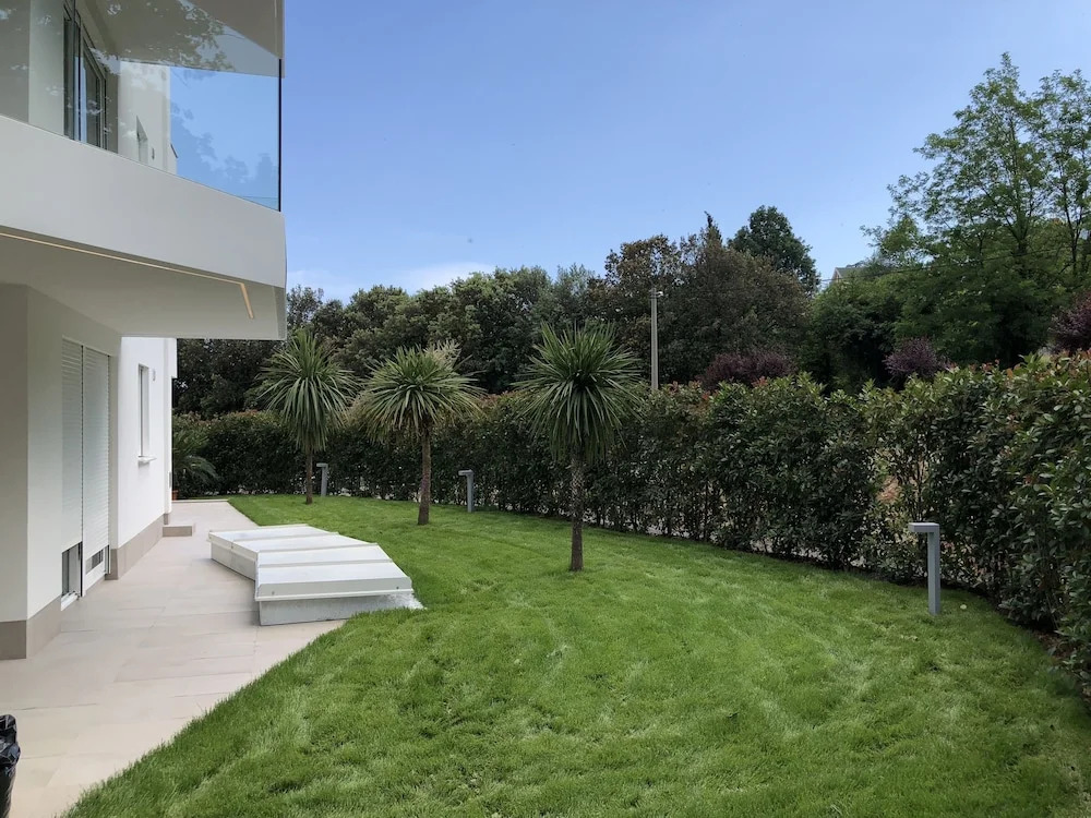 New Apartment with Swimming Pool - фото 11