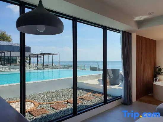 Люкс Deluxe oceanfront в Rattana Pura Beach Resort