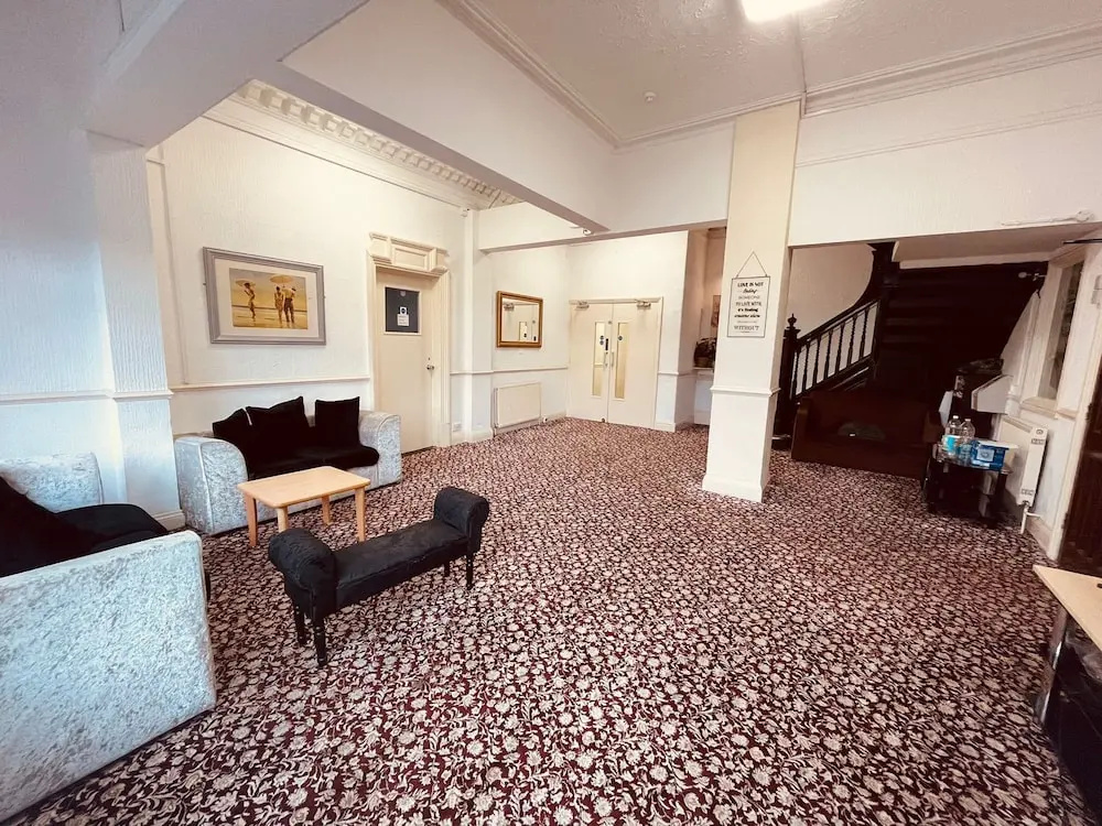Lobby & Reception