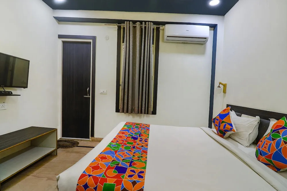 Fabhotel Townhouse Inn