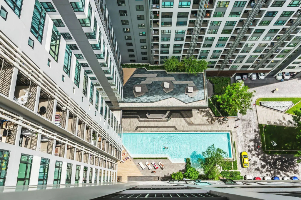 The Base Central Pattaya by Favstay