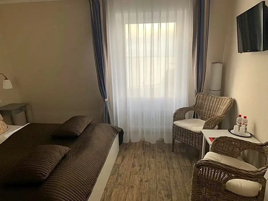 Standard room with lake view