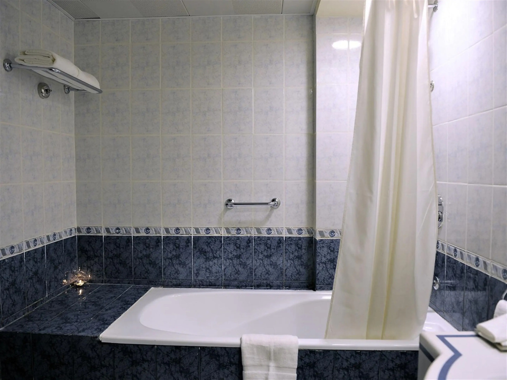 Signature Inn Deira - Free Parking 8