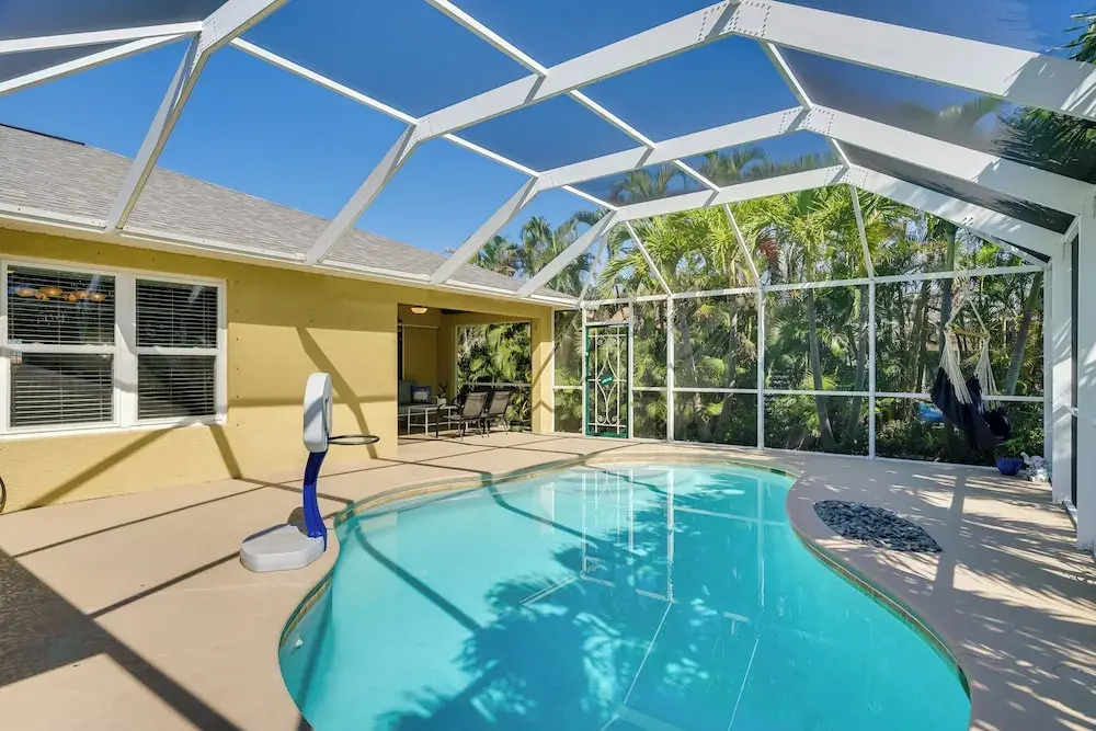 Cape Coral Vacation Rental: Close to Golf Courses!