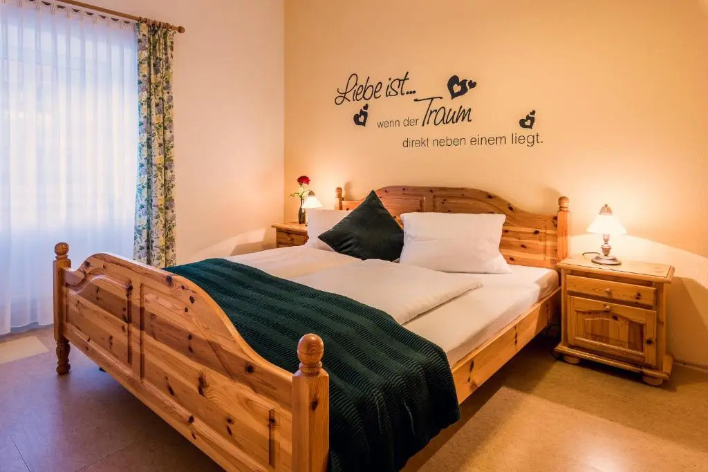 Ferienwohnungen Hotel Garni Dörflerwirt - Chambres