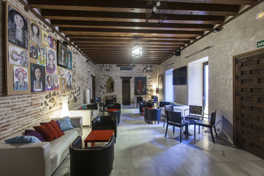 Lobby & Reception