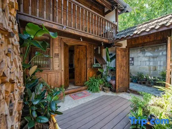 Xiaochaimen Hotel(Langzhong Ancient City Luxury Store)