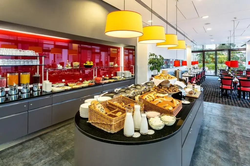 Food & Beverage