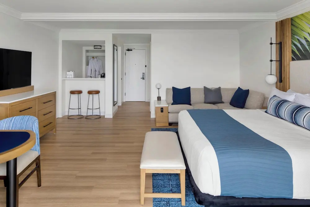 Double Suite with balcony and oceanfront (full double bed)