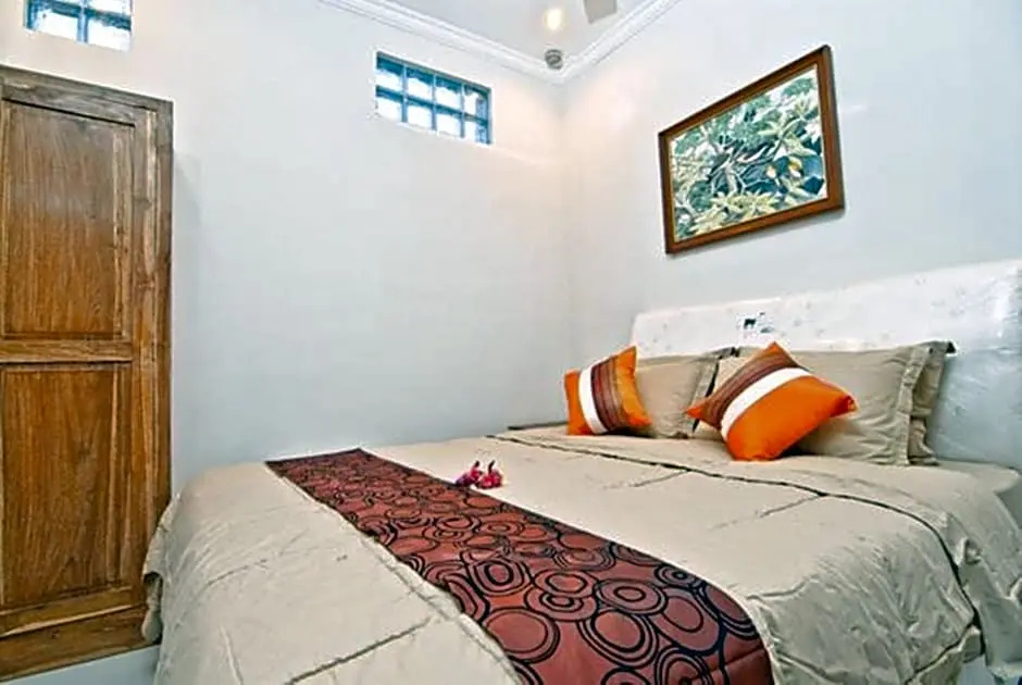Deluxe Double room (full double bed)