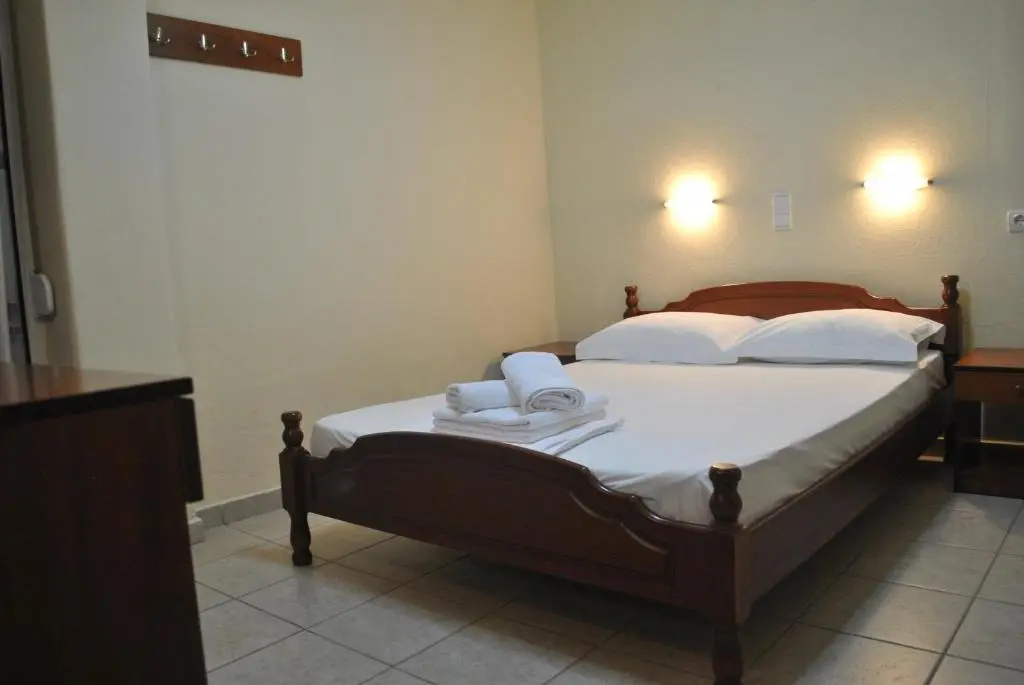 Standard Double room with garden view (full double bed)
