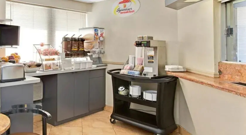 Food & Beverage