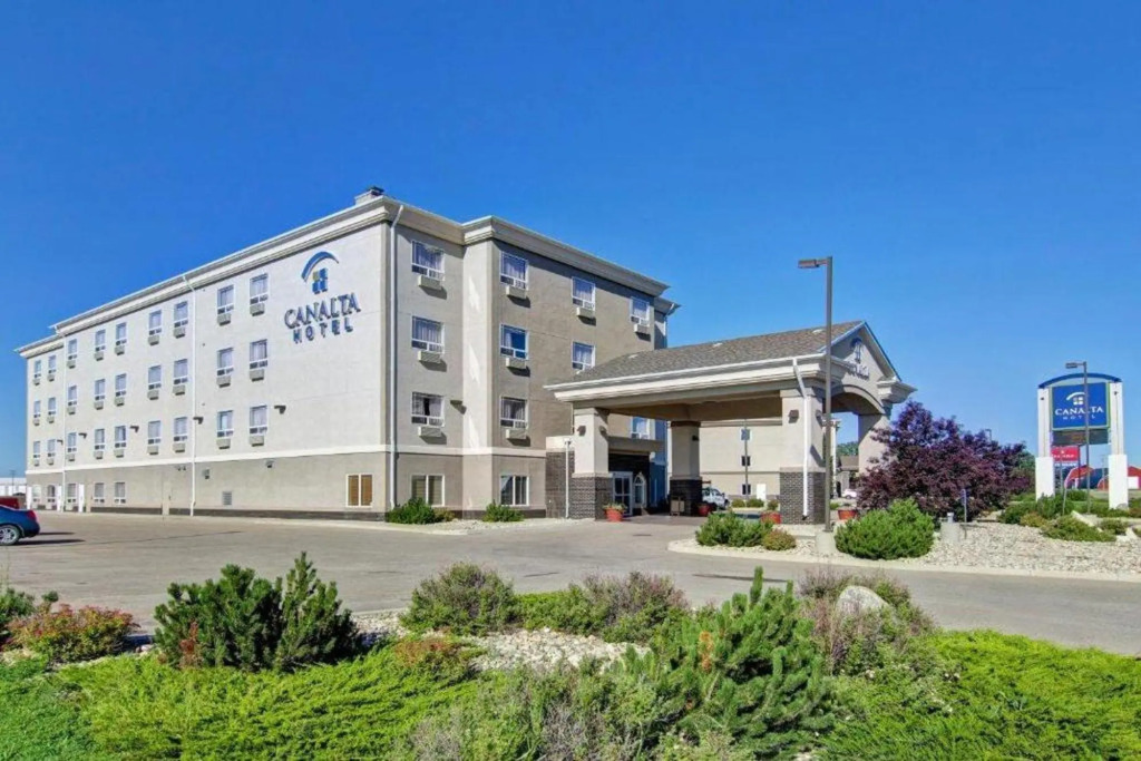 Coast Weyburn Hotel