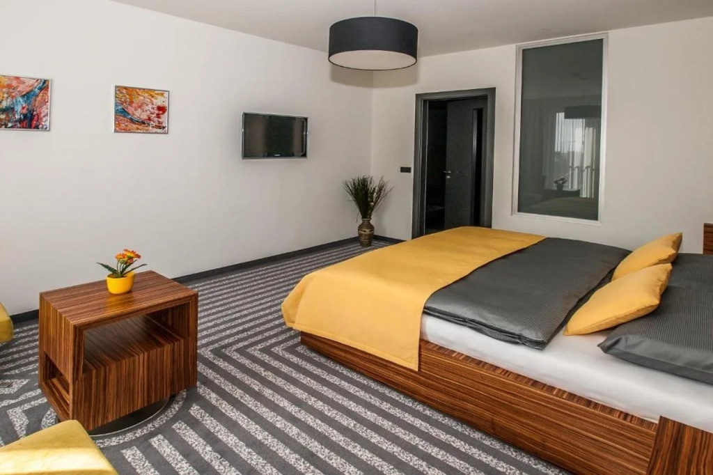 Hotel 99 - 5