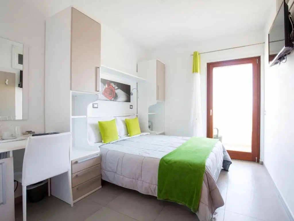 Standard Double room with sea view (full double bed)