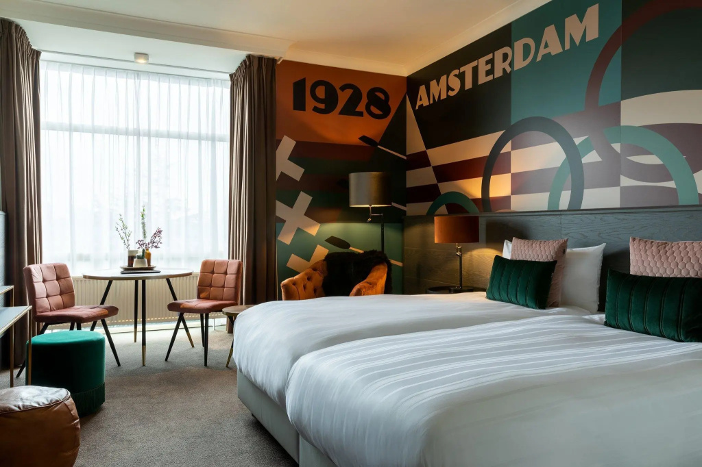 (1)Deluxe Twin room with canal view (twin beds) at Apollo Hotel Amsterdam A Tribute Portfolio Hotel in Amsterdam (1)Deluxe Twin room with canal view (twin beds) at Apollo Hotel Amsterdam A Tribute Portfolio Hotel in Amsterdam