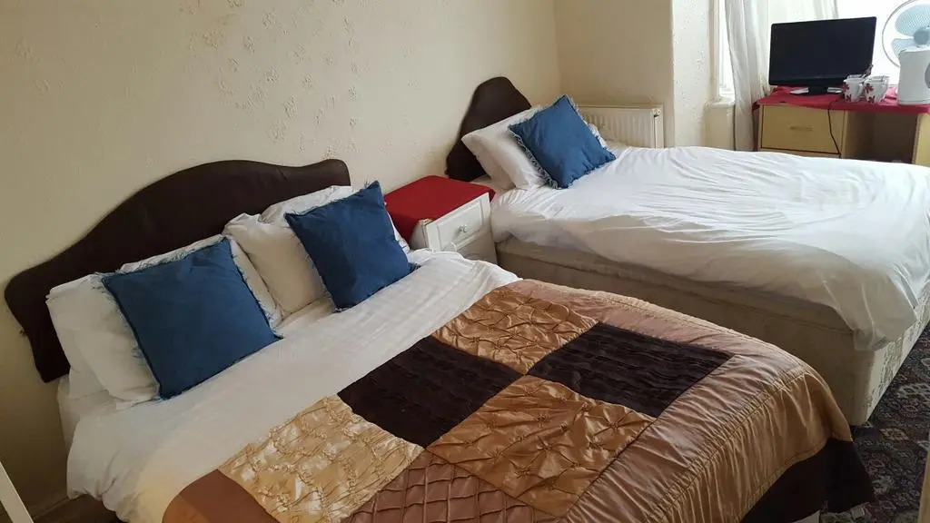 The Hollingdales Hotel - фото 8