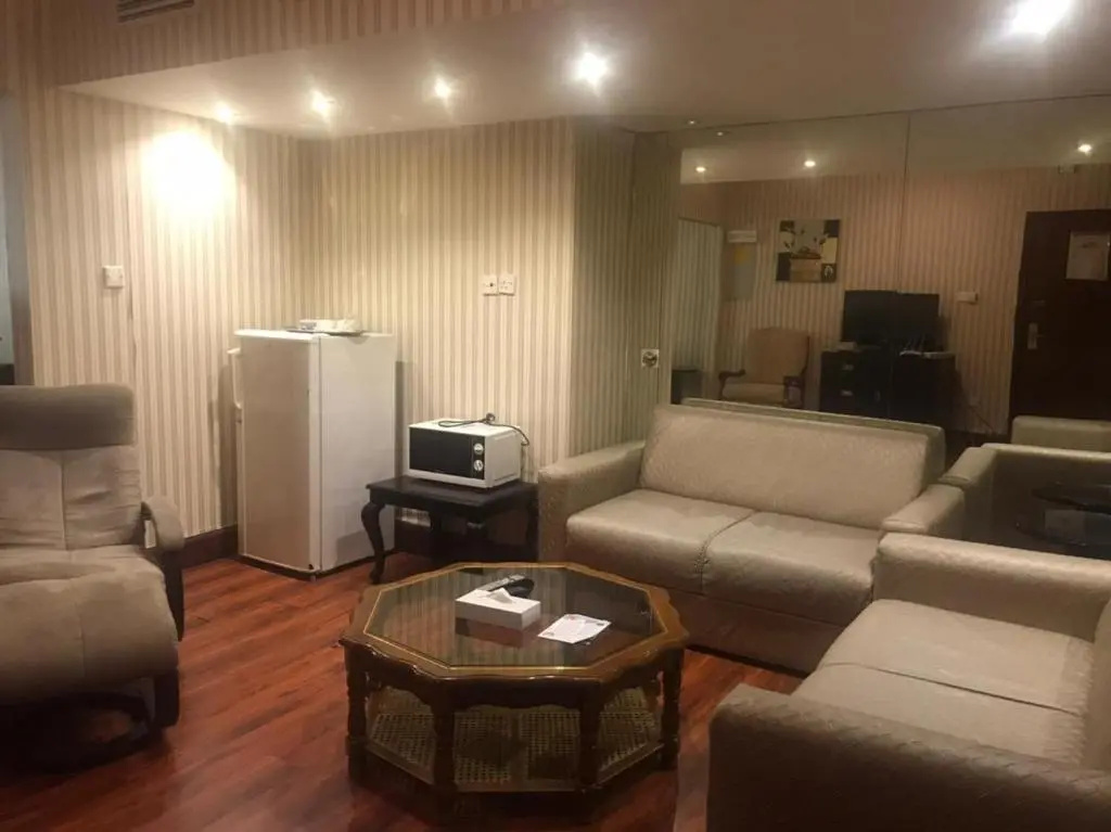 2 Bedrooms Apartment