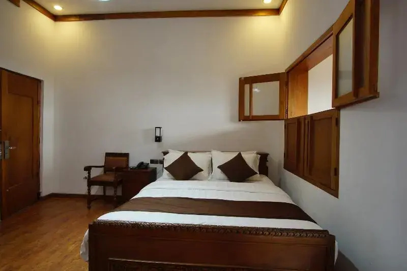 Double Suite (full double bed)