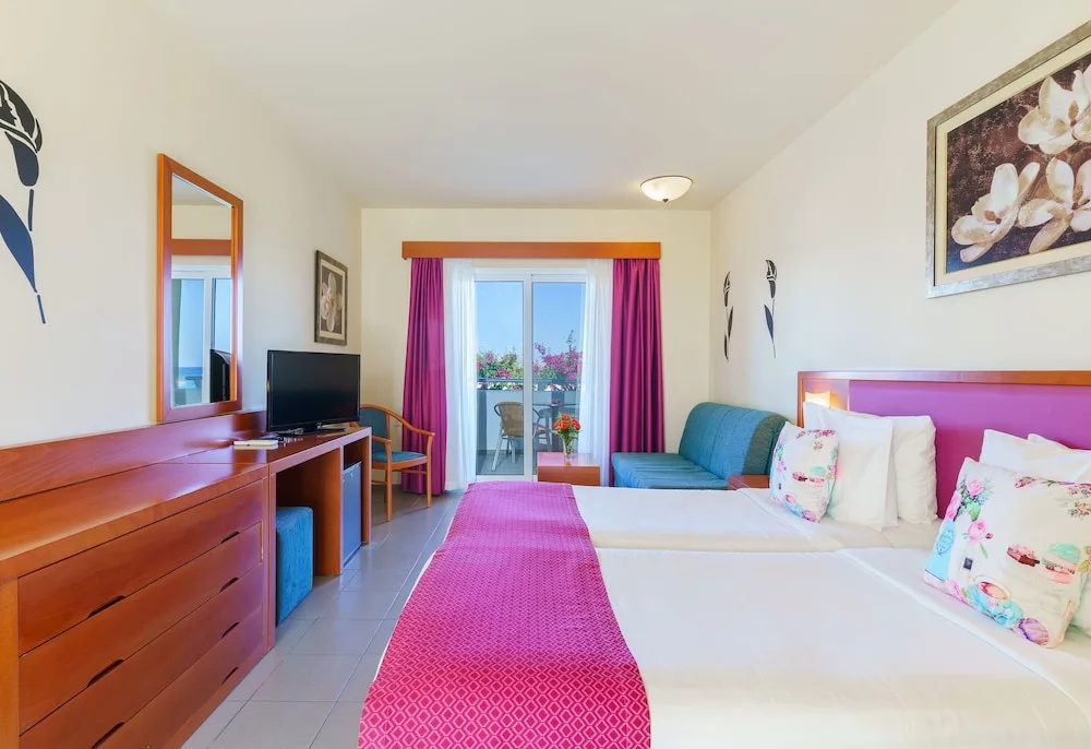 Standard room with balcony and with garden view