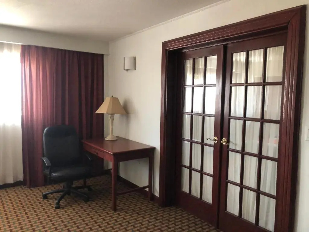 Executive Double Suite (full double bed)