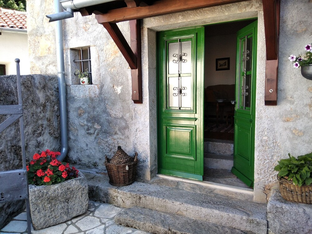 House Mikleus