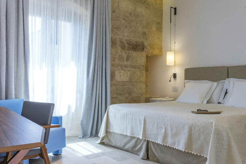Double Junior Suite (full double bed)