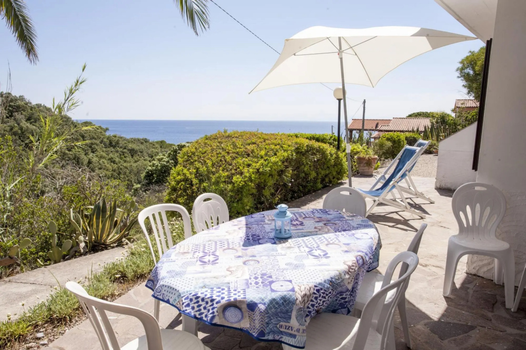 Il Maretto with equipped terrace and sea view a few steps from the Stecchi-IL MARETTO