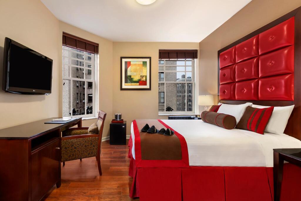 Hotel Belleclaire by null