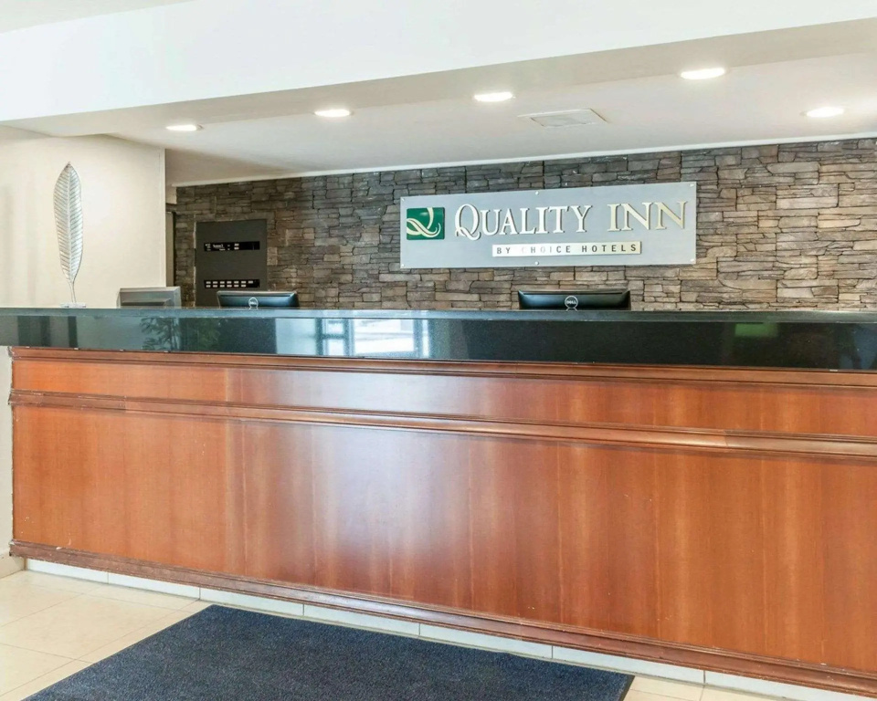 Lobby & Reception
