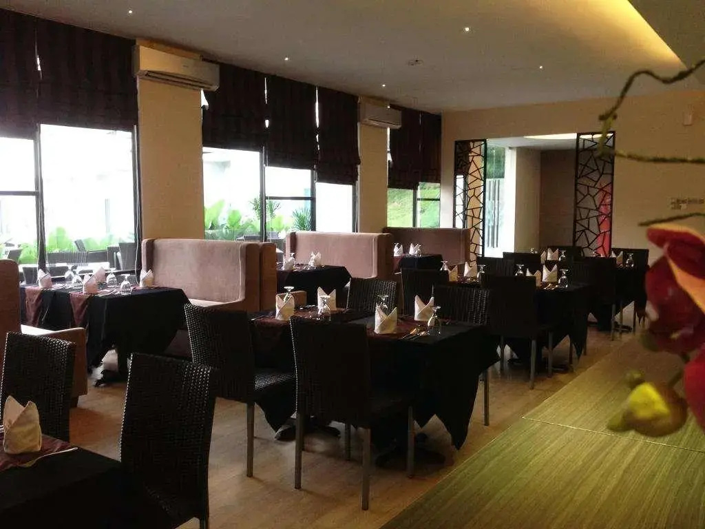 Grand Kecubung Hotel