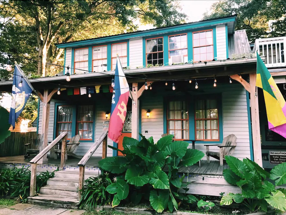 Blue Moon Saloon & Guest House by null