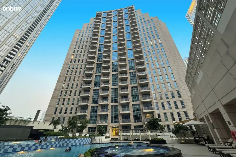 bnbme | Stand Point Tower A | 1BR + Study Room