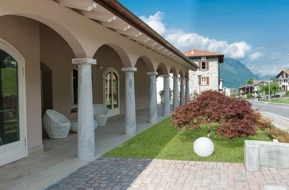Balcony & Terrace