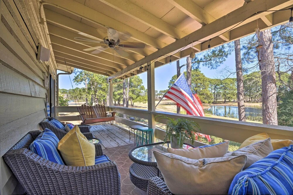Resort Condo: Golf & Pond View, Walk to Beach