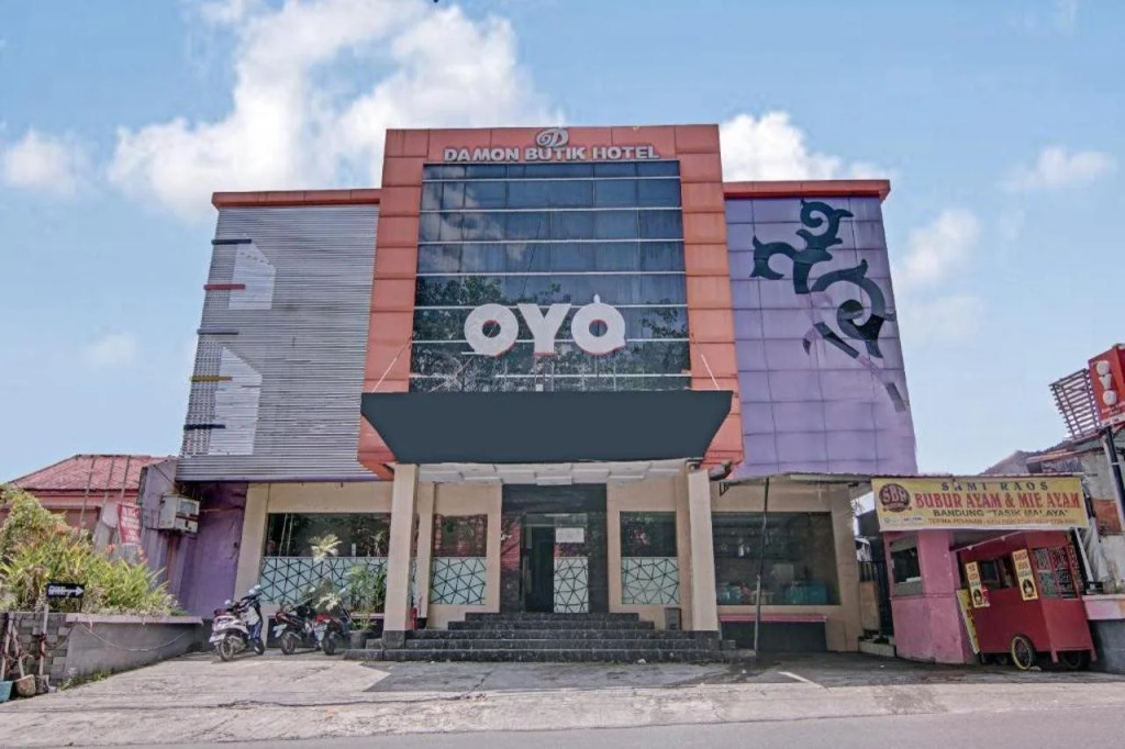 Hotel O Near Rsud Arifin Achmad Formerly Damon Butik Hotel