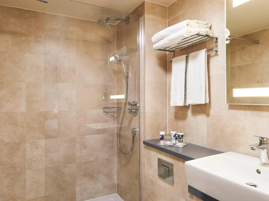 Exeter Rougemont hotel by Sunday Room Type - Privilege Double room (full double bed)