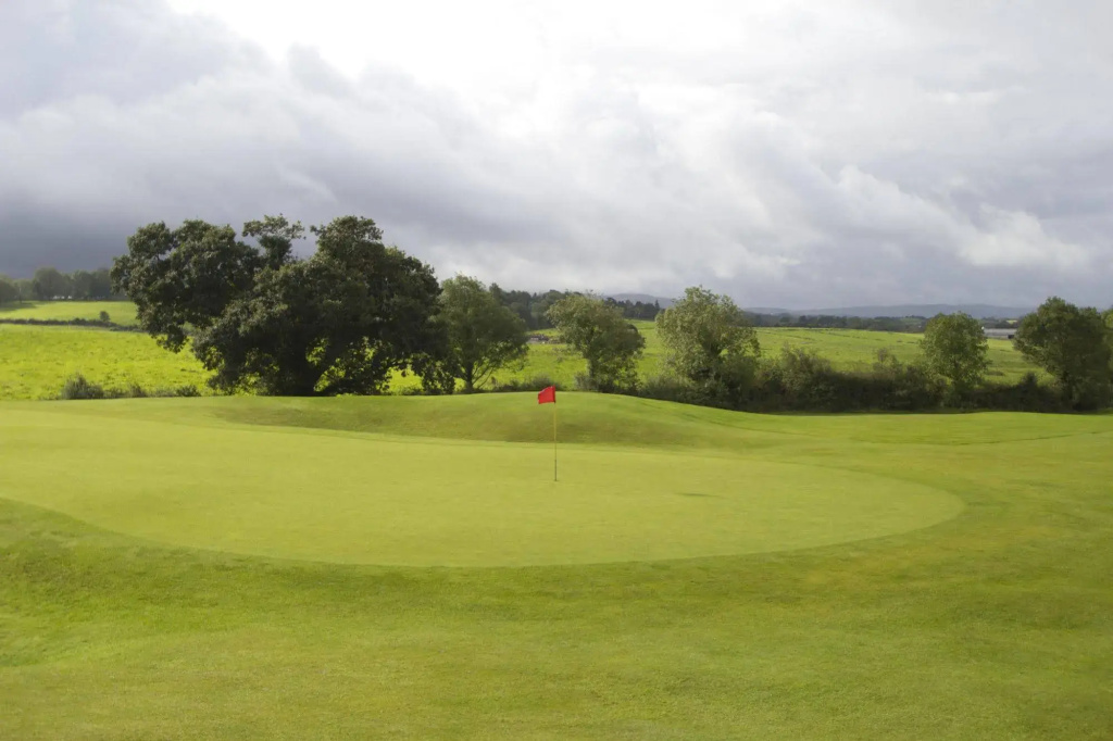 East Clare Golf Village - Général