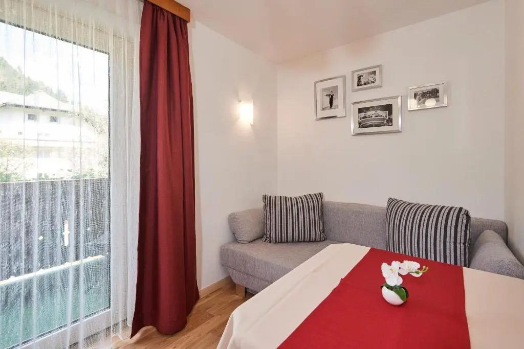Apartments Neue Post - Chambres